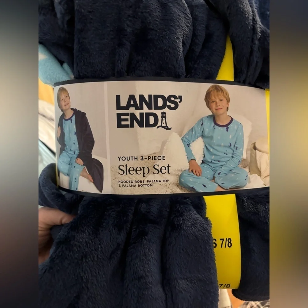 NWT Lands' End Light Blue Kids 3 Piece Pajama Set with Navy Robe